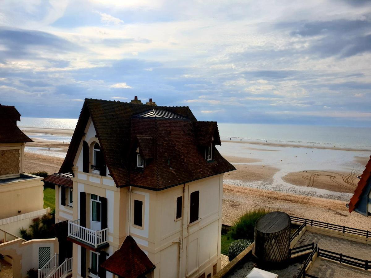 M2M Studio avec balcon - vue magnifique face campagne et côté mer - les pieds dans l eau! Blonville-sur-Mer Exterior foto