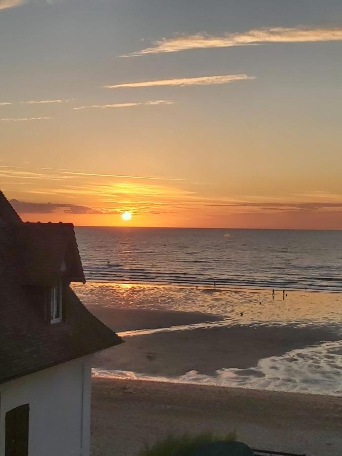 M2M Studio avec balcon - vue magnifique face campagne et côté mer - les pieds dans l eau! Blonville-sur-Mer Exterior foto