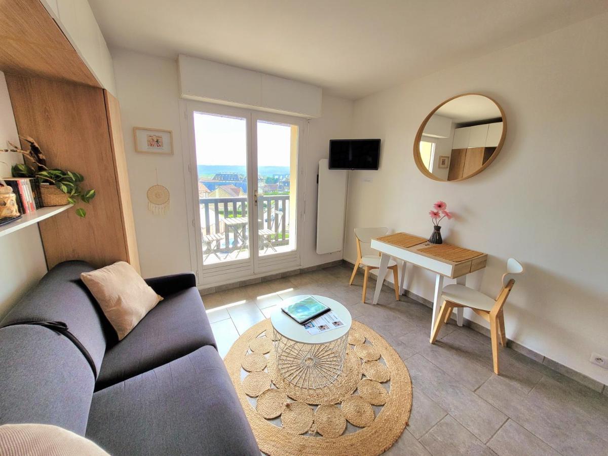 M2M Studio avec balcon - vue magnifique face campagne et côté mer - les pieds dans l eau! Blonville-sur-Mer Exterior foto