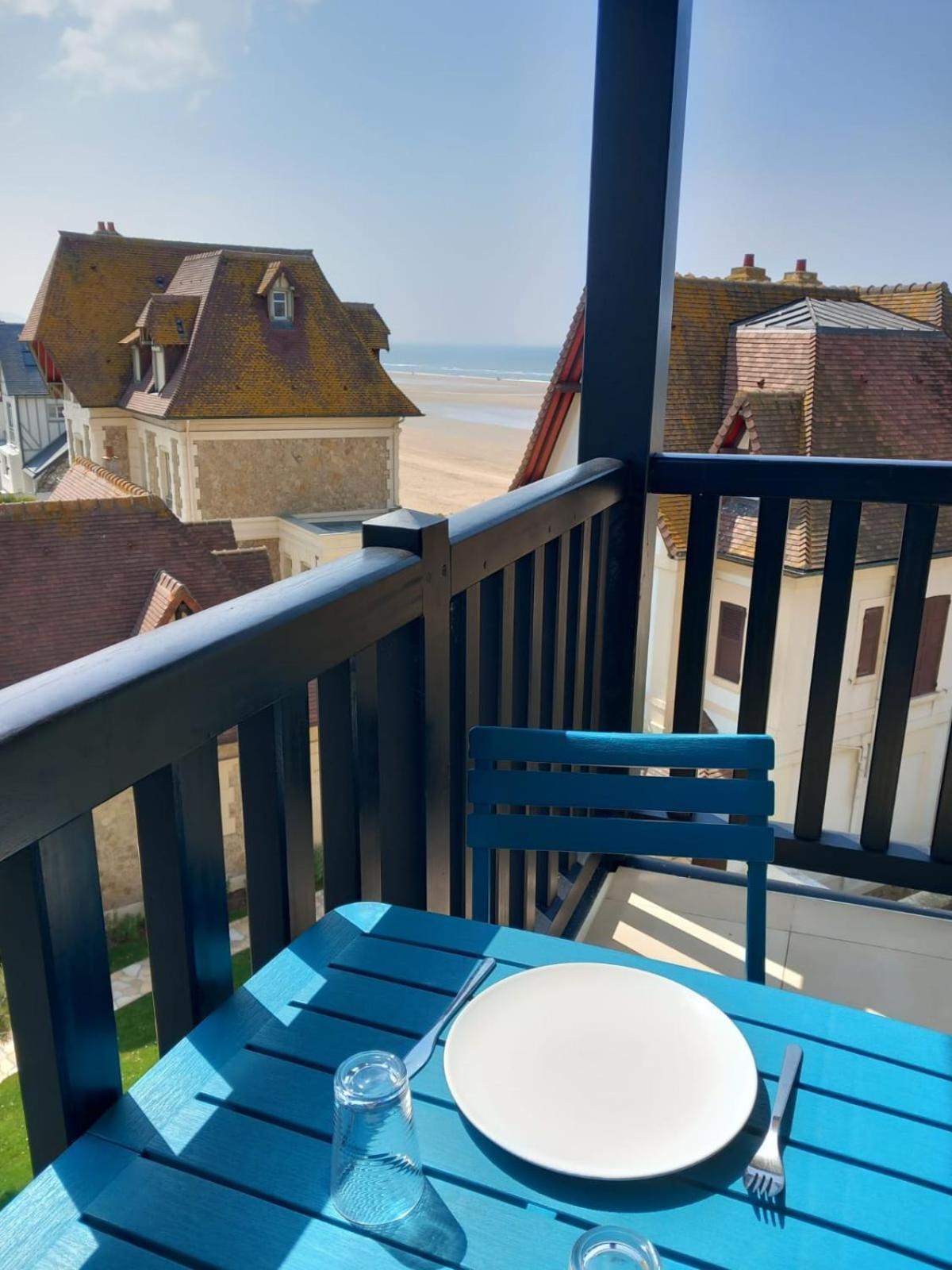 M2M Studio avec balcon - vue magnifique face campagne et côté mer - les pieds dans l eau! Blonville-sur-Mer Exterior foto